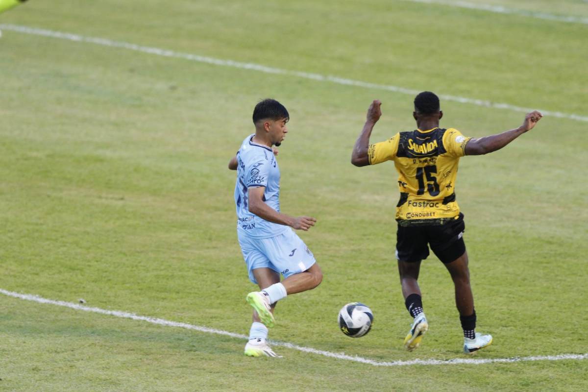 FOTOS: Dos exMotagua sorprenden, Real España sufre duro golpe, error infantil y el enojo que terminó en roja