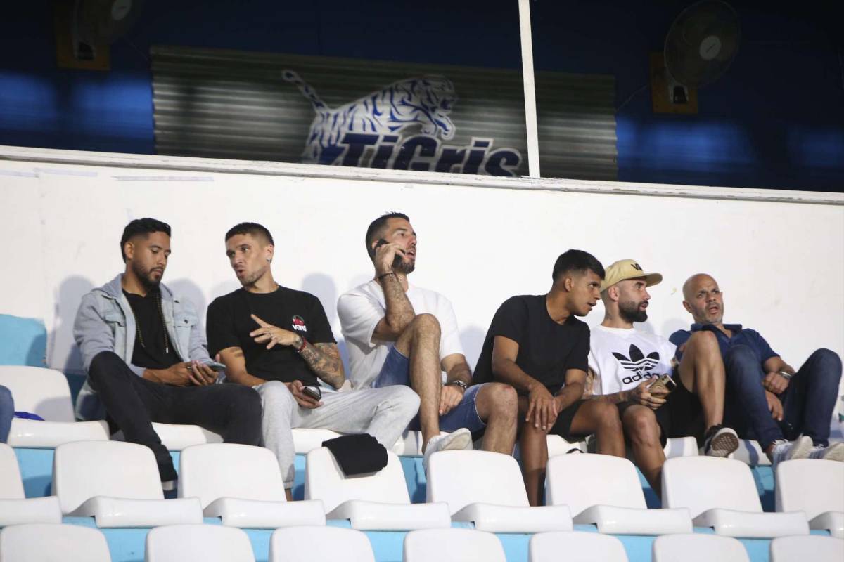 Doble récord y los besos de Auzmendi en su hat-trick y emotivo debut en el Motagua, ¿quién es el niño que brilló?