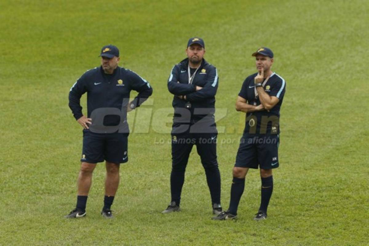 CURIOSAS: La sonrisa de Tim Cahill y el resguardo por cielo y tierra a Australia