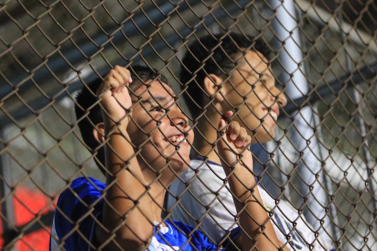 ¡Regresó la alegría! Llenazo en el Nacional, la frustración de Luis Palma y dos jugadores anotaron su primer gol con Honduras