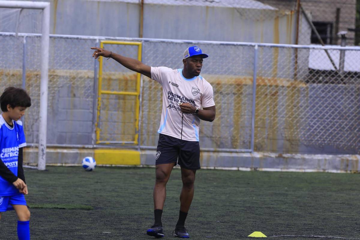 David Suazo, Wilson Palacios, Maynor Figueroa y otros exjugadores llevan vida y fútbol en las Clínicas Hermanos Catrachos