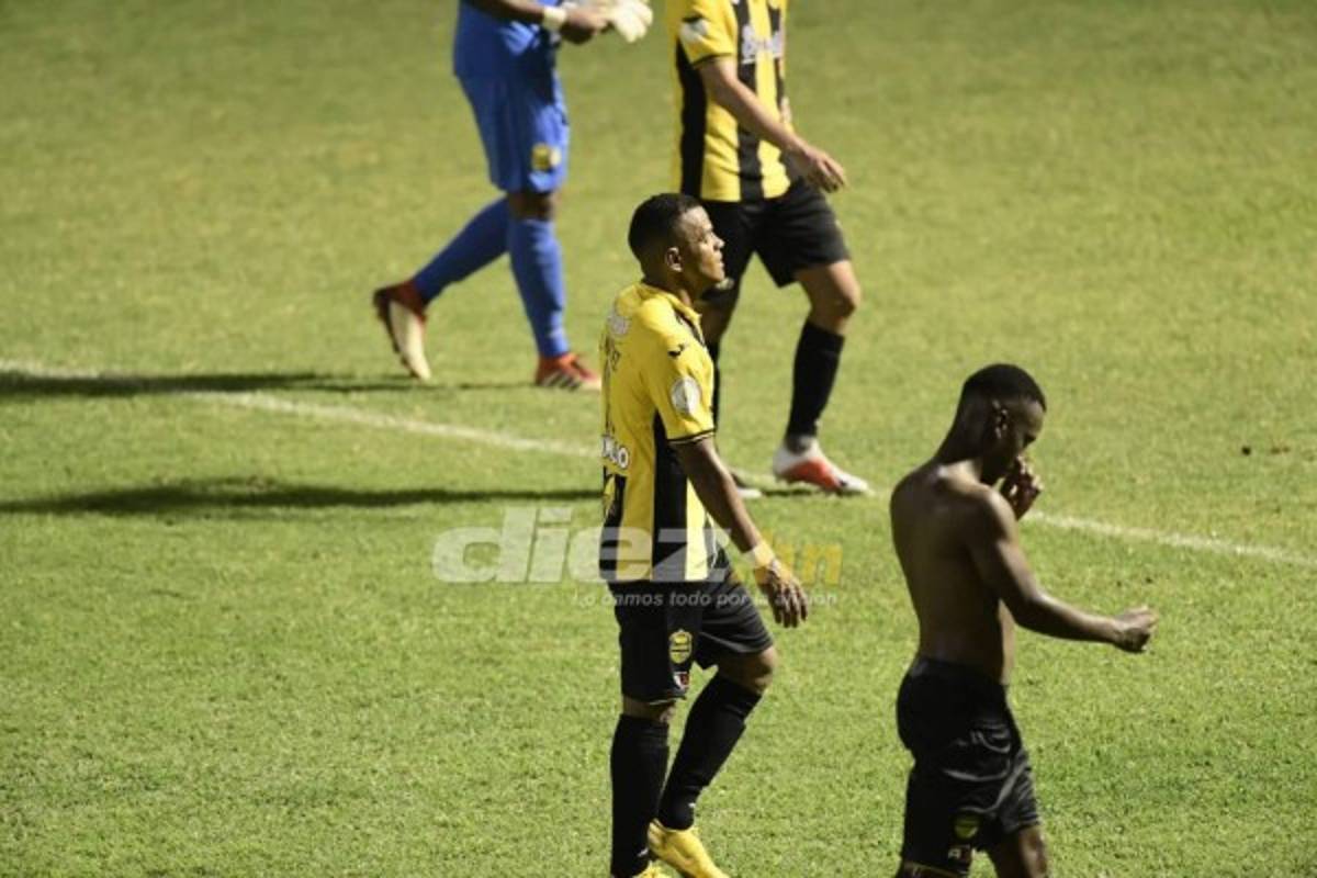 La tristeza de Real España y su gente en la noche que unos Lobos silenciaron el Morazán