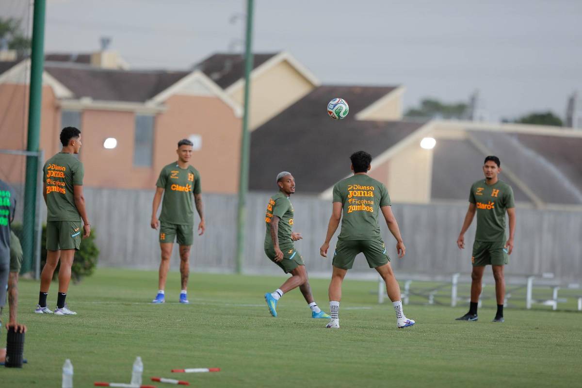 Con baja oficial y charlas de Francis, así fue el segundo entreno de Honduras