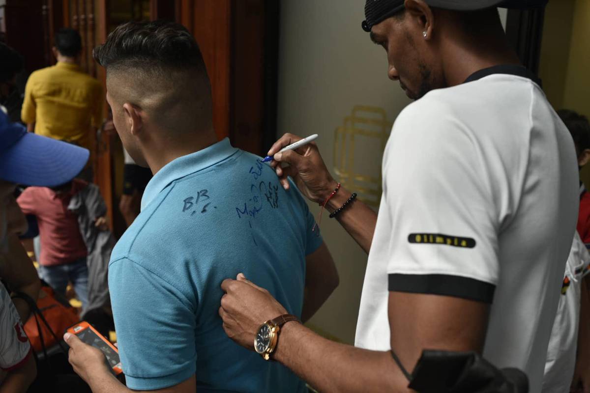 ¡Locura! La copa de Liga Concacaf causa furor en aficionados del Olimpia en San Pedro Sula