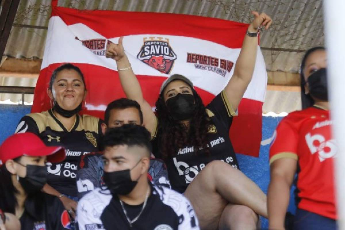 Chicas bellas, lágrimas y ambientazo: Así se vivió en Copán el Deportes Savio-Génesis por la Liga de Ascenso