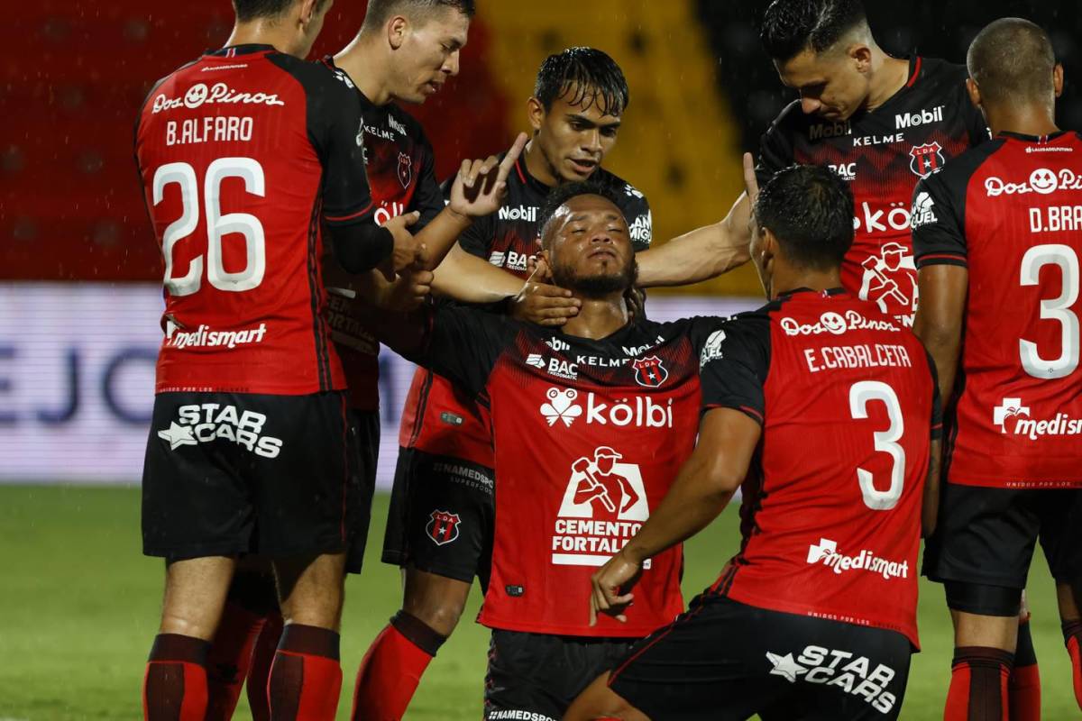 El posible 11 titular de la Liga Deportiva Alajuelense que mandaría Fabián Coito para enfrentar al Real España en el Francisco Morazán