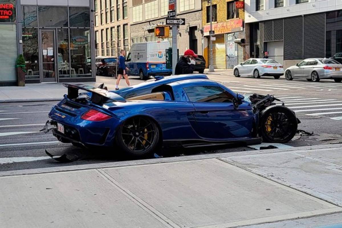 Destruye su Porsche Gemballa Mirage GT en New York; se fuga, pero la policía lo intercepta