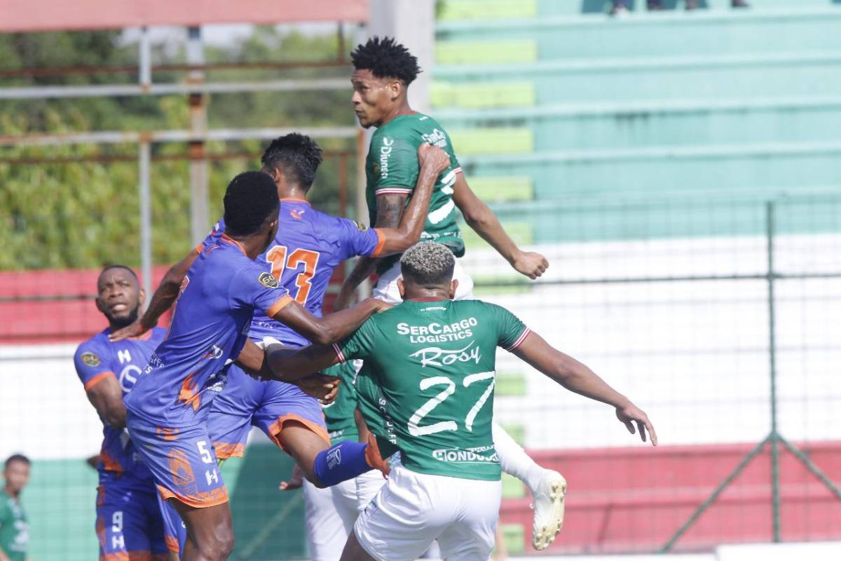 Frustración en Marathón, euforia en Lobos UPNFM y saludo cordial entre los técnicos
