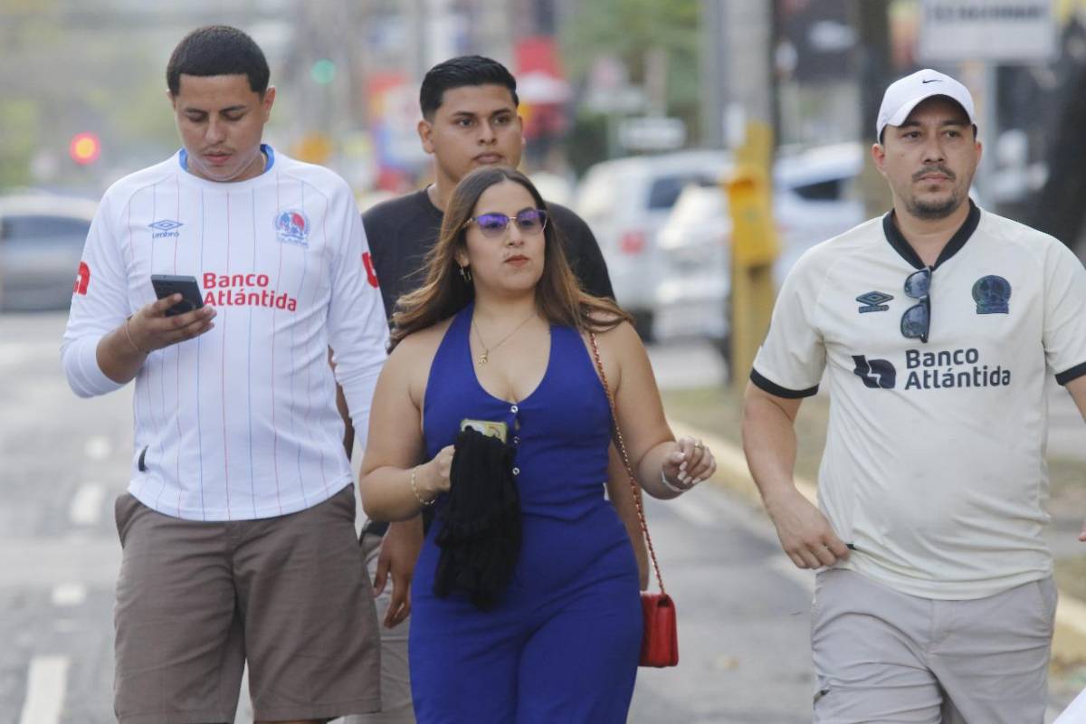 ¡Quieren la 39! Afición del Olimpia se hizo sentir en el estadio Morazán para la gran final de ida ante Real España