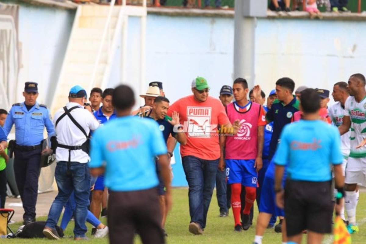 NO VISTE EN TV: Pasillo, pelea de kinesiólgos y el mensaje de Erick Andino