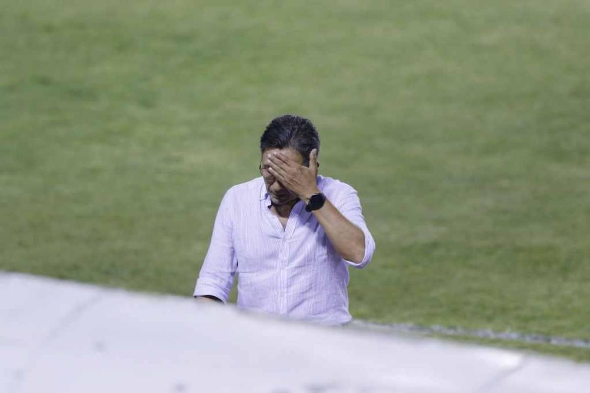 Salomón Nazar durante uno de sus juegos en primera división. Foto: Neptalí Romero.
