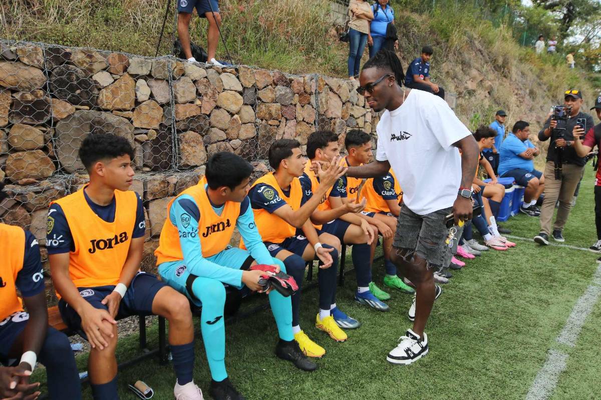 Dedicación a Demetri Gordon, sorpresas y festejos en la gran final de reservas Olimpia vs Motagua en Honduras