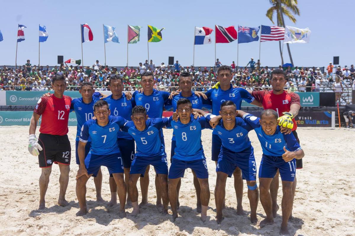 Selección de fútbol playa en El Salvador. Foto cortesía