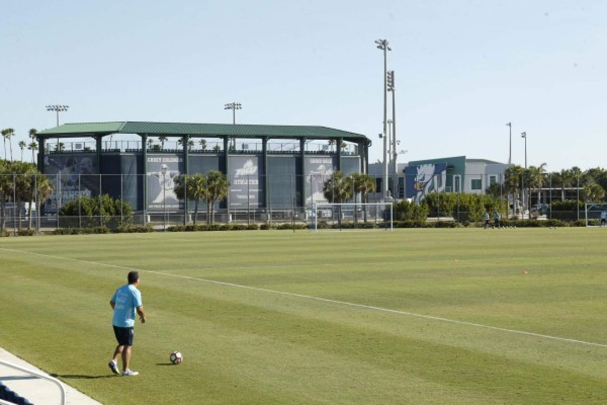 Copán Álvarez de cumpleaños y Cristiano visitando a la Selección de Honduras