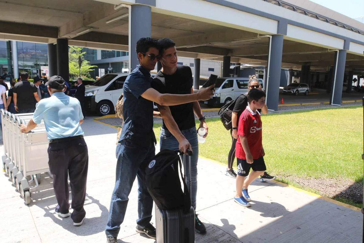 Rougier el más asediado, el percance de Edwin Rodríguez, el tierno momento de Najar y, ¿qué buscaba Marcelo Santos?