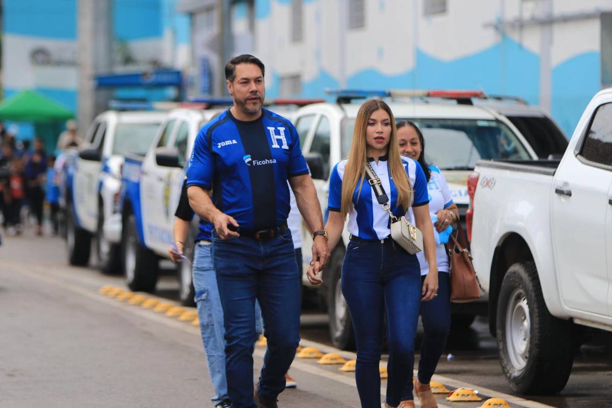 Derroche de belleza, ambientazo y el gesto de los jugadores de Honduras previo a medirse a Cuba en el Estadio Nacional