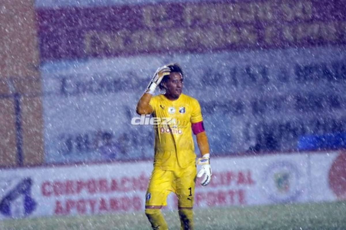 NO VISTE EN TV: Bronca en el Morazán, el festejo de Diego Vázquez y el penal a Galvaliz