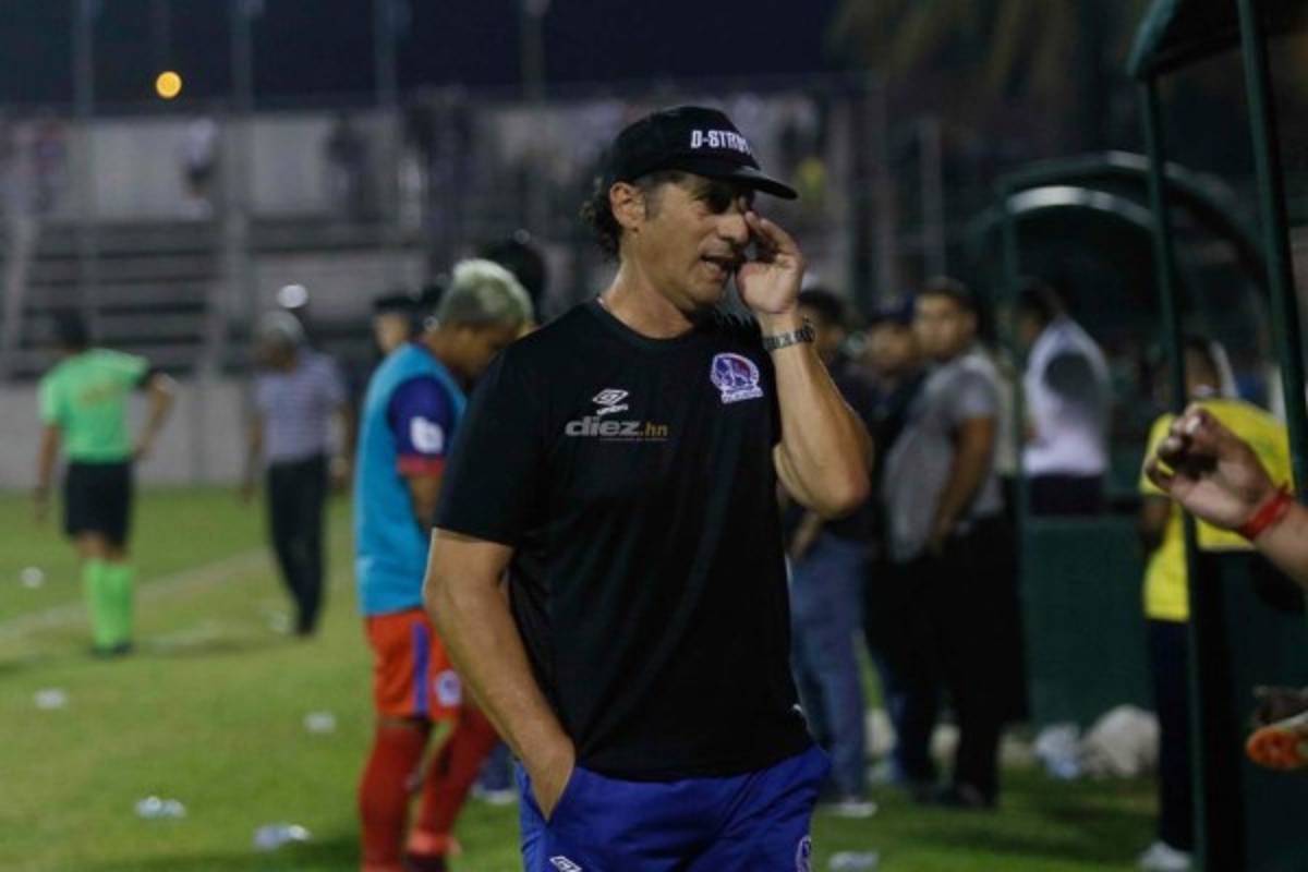 NO SE VIO EN TV: La máscara de Beckeles y la nueva cábala de Pedro Troglio