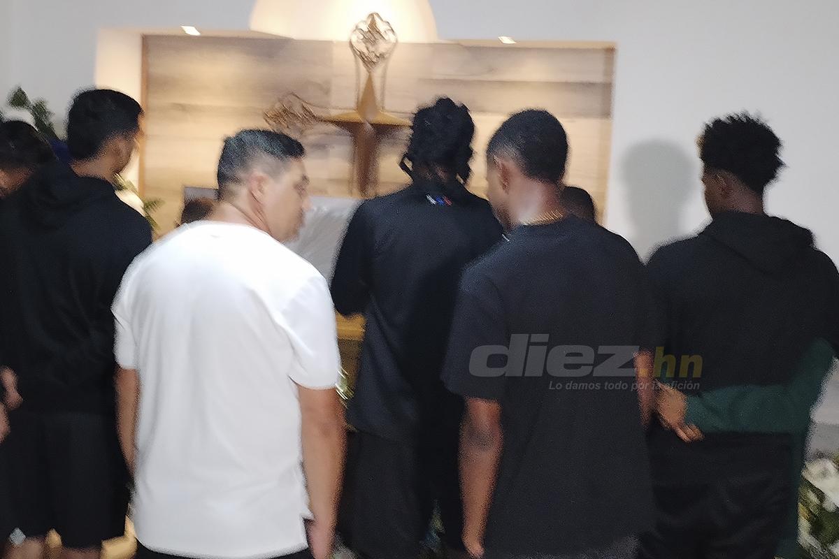 El último adiós: Olimpia viajó a La Ceiba para despedirse de Demetri Gordon, delantero que murió tras fatal accidente