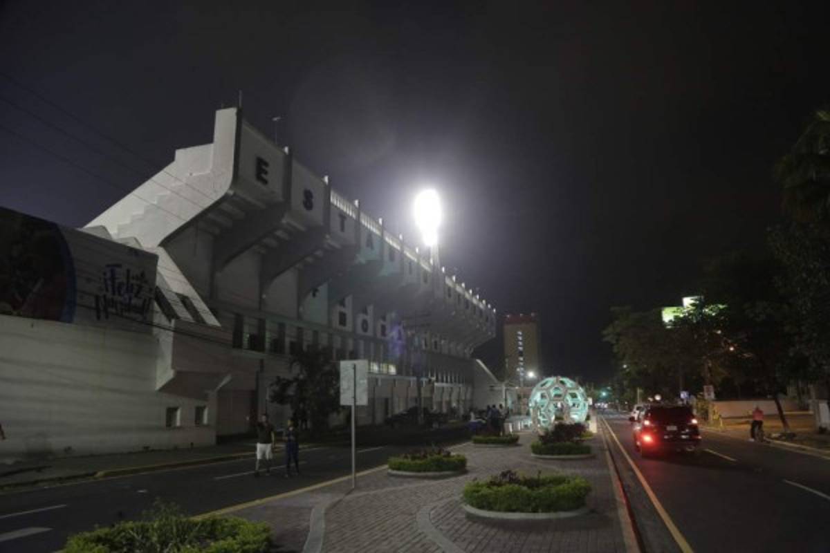 La evolución del estadio Morazán, la casa del clásico sampedrano