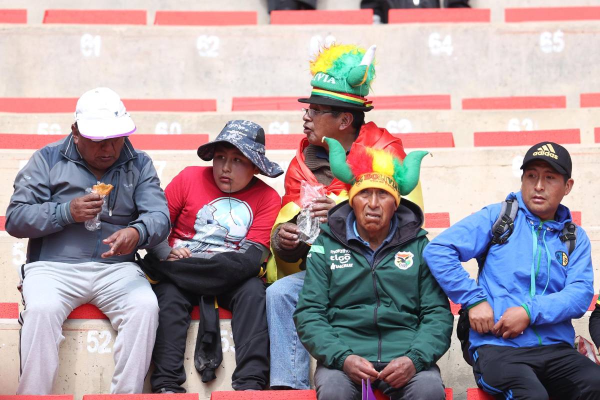 Escándalo en Conmebol por el Bolivia vs Venezuela: las butacas son de durapax y lo que le afectó a jugadores en pleno partido