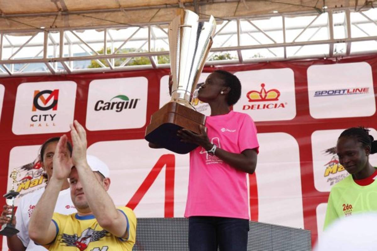 Espectacular jornada atlética en 40 Maratón Internacional de La Prensa