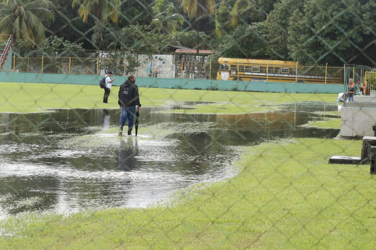 ¡Inundado! Estadio de la gran final de la Liga de Ascenso de Honduras entre Choloma y Platense quedó afectado por las lluvias