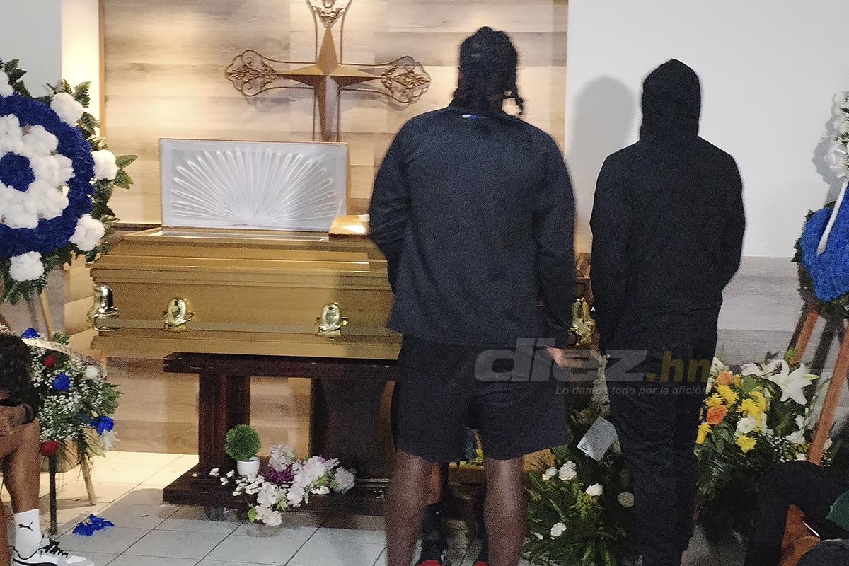 El último adiós: Olimpia viajó a La Ceiba para despedirse de Demetri Gordon, delantero que murió tras fatal accidente