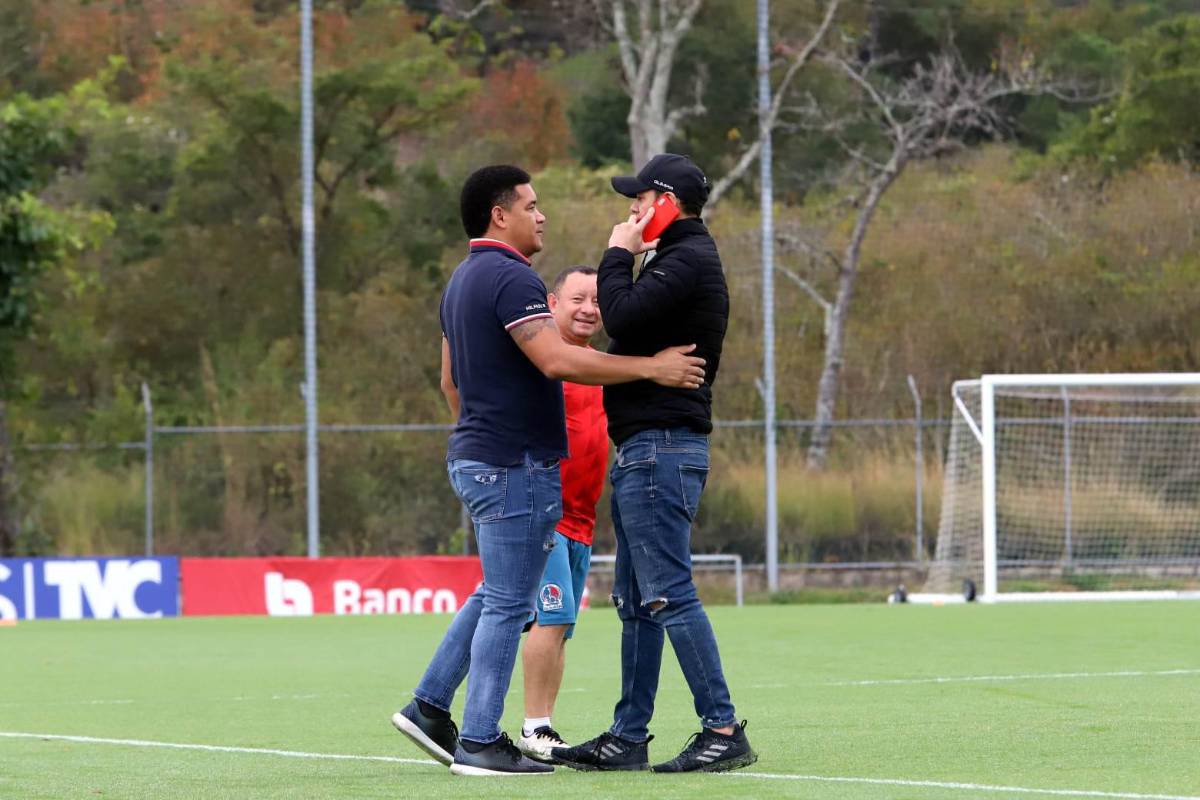 FOTOS: Olimpia recibe visitas inesperadas en el inicio de pretemporada; fichajes albos se muestran felices