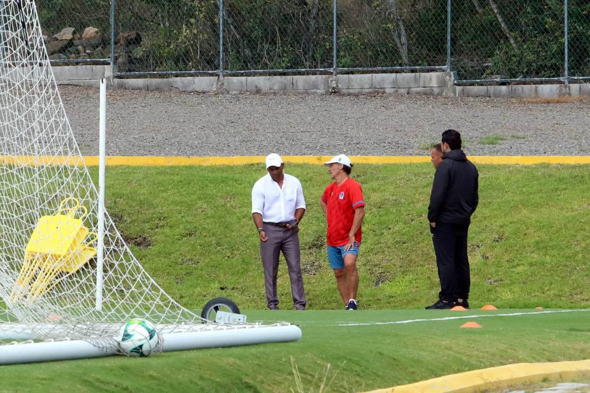 FOTOS: Olimpia recibe visitas inesperadas en el inicio de pretemporada; fichajes albos se muestran felices