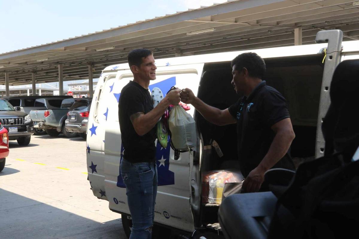 Rougier el más asediado, el percance de Edwin Rodríguez, el tierno momento de Najar y, ¿qué buscaba Marcelo Santos?