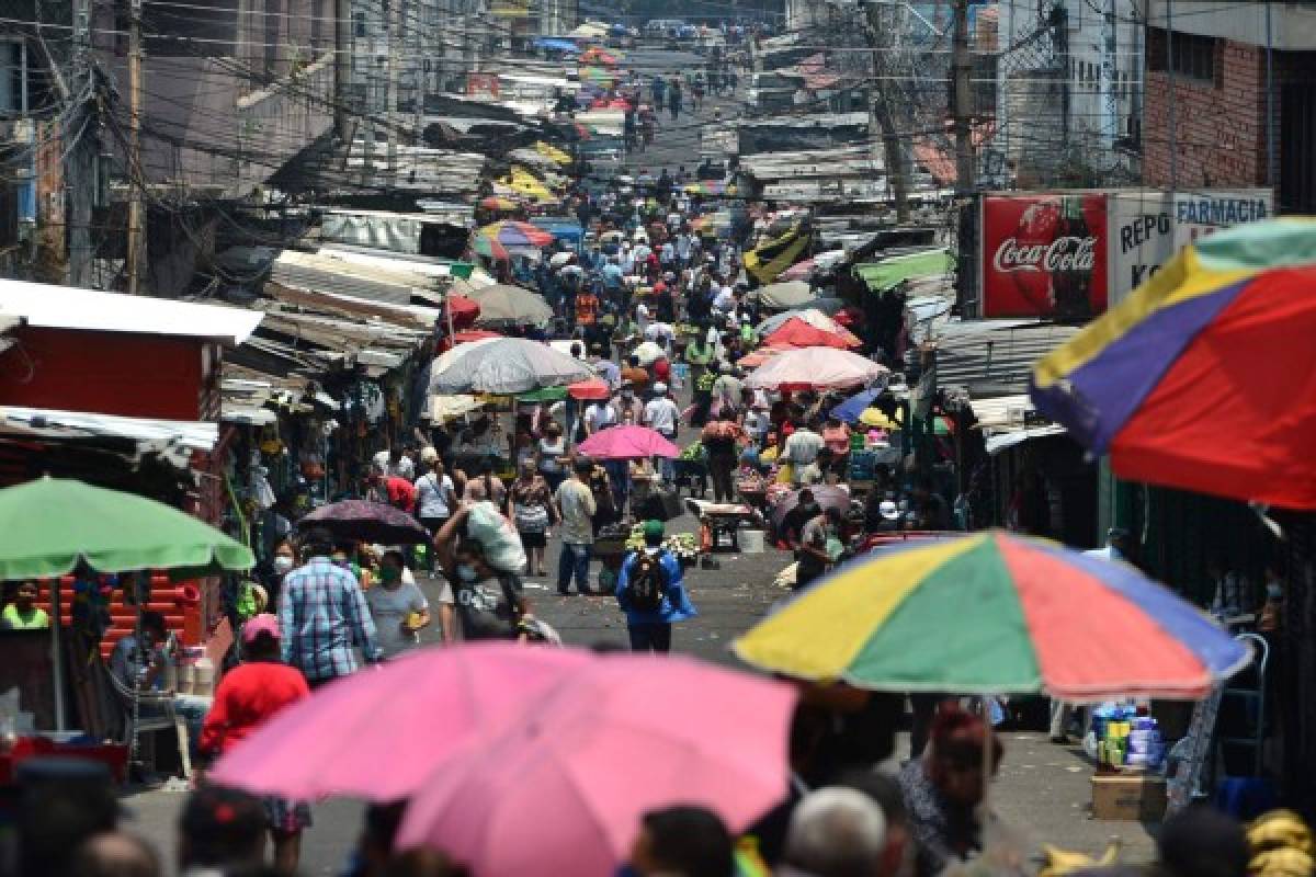 Mercados de Tegucigalpa lucen abarrotados una vez más pese al brote de coronavirus