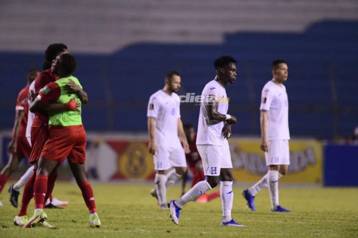 Las impactantes y desgarradoras fotos de los futbolistas de Honduras en el Olímpico y el júbilo de los panameños