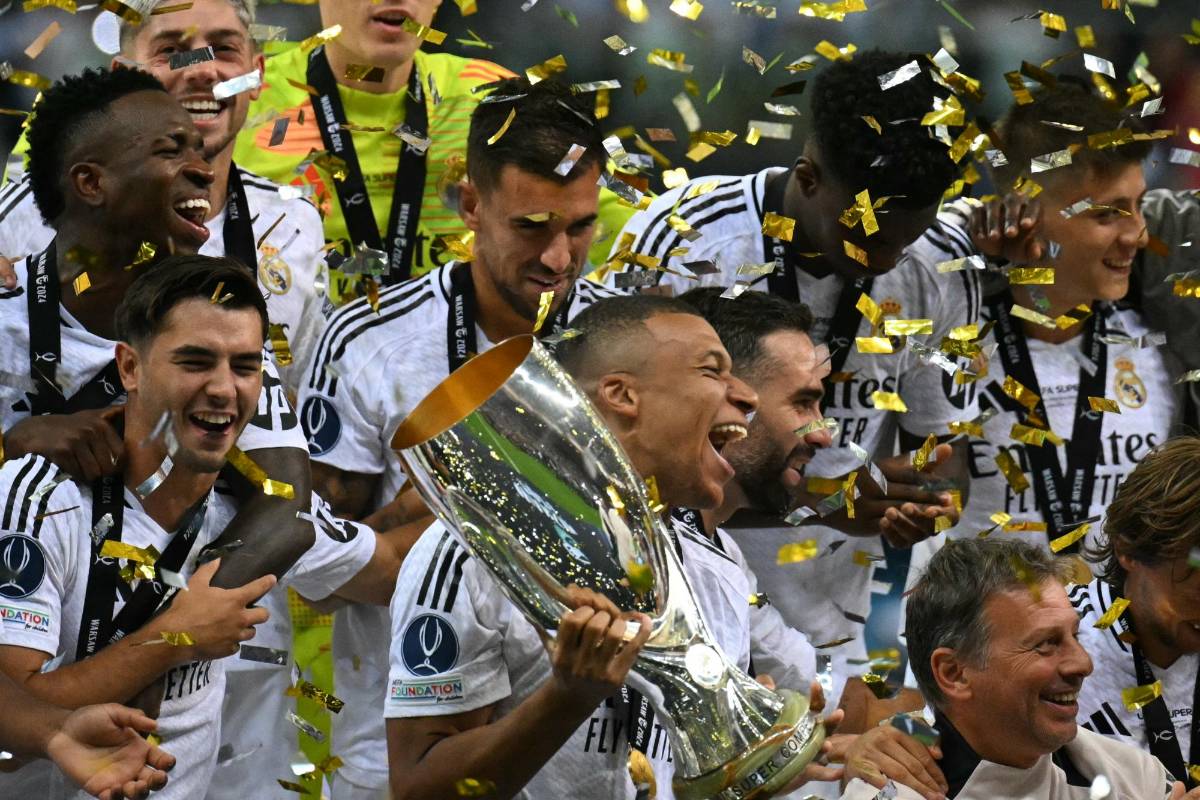 Mbappé es rey de Europa con el Real Madrid: Vinicius imitó su celebración y el emotivo abrazo con Ancelotti y Bellingham