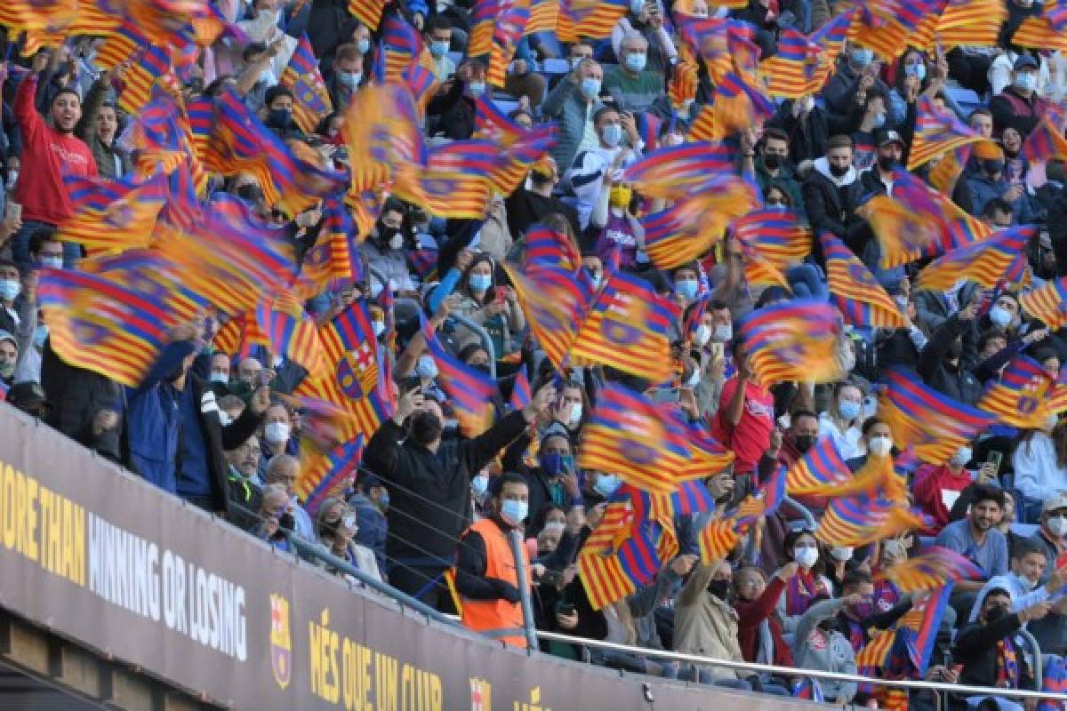 Así fue el regreso de Xavi al Barcelona: tremenda emoción, recuerda a Messi y el invitado sorpresa en el Camp Nou