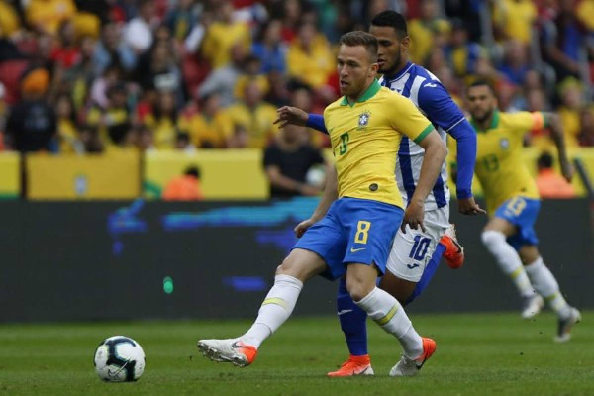 En fotos: Choque de Garrido contra Coutinho, la tristeza de Honduras y el dolor de Arthur