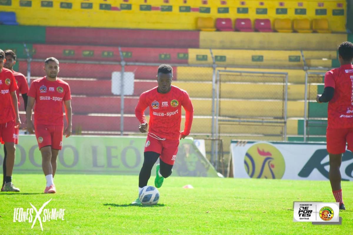 Hernán Medford y el equipazo que está armando con su club en Centroamérica: Fichó a un delantero hondureño