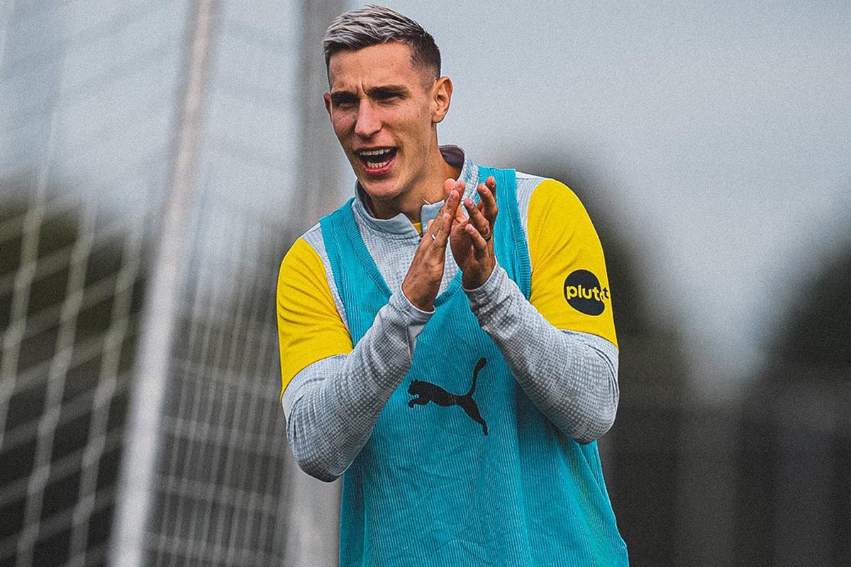 Barcelona va por el mejor central del mundo para sustituir a Ronald Araújo: Flick ya dio el 'ok'