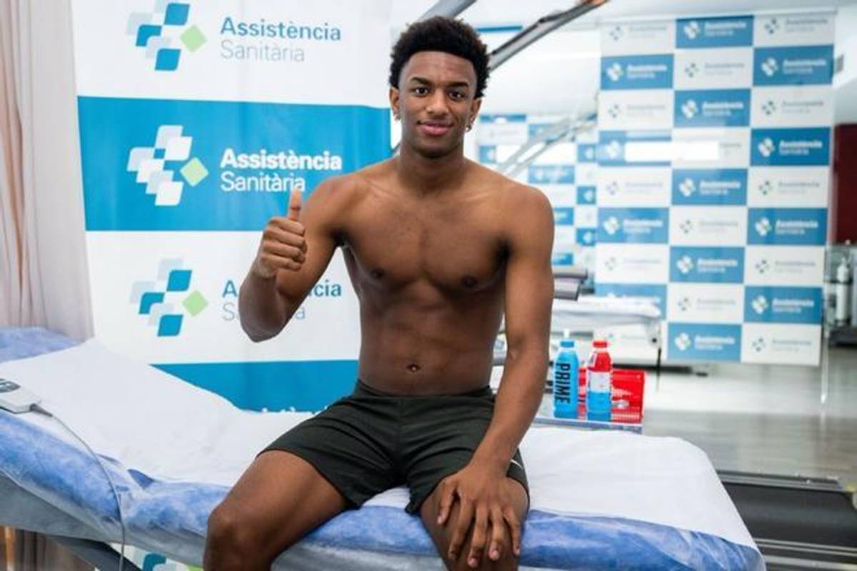 La decisión de Barcelona con Dest y en Real Madrid tapan el “9”: Así inició la pretemporada de los más grandes de España