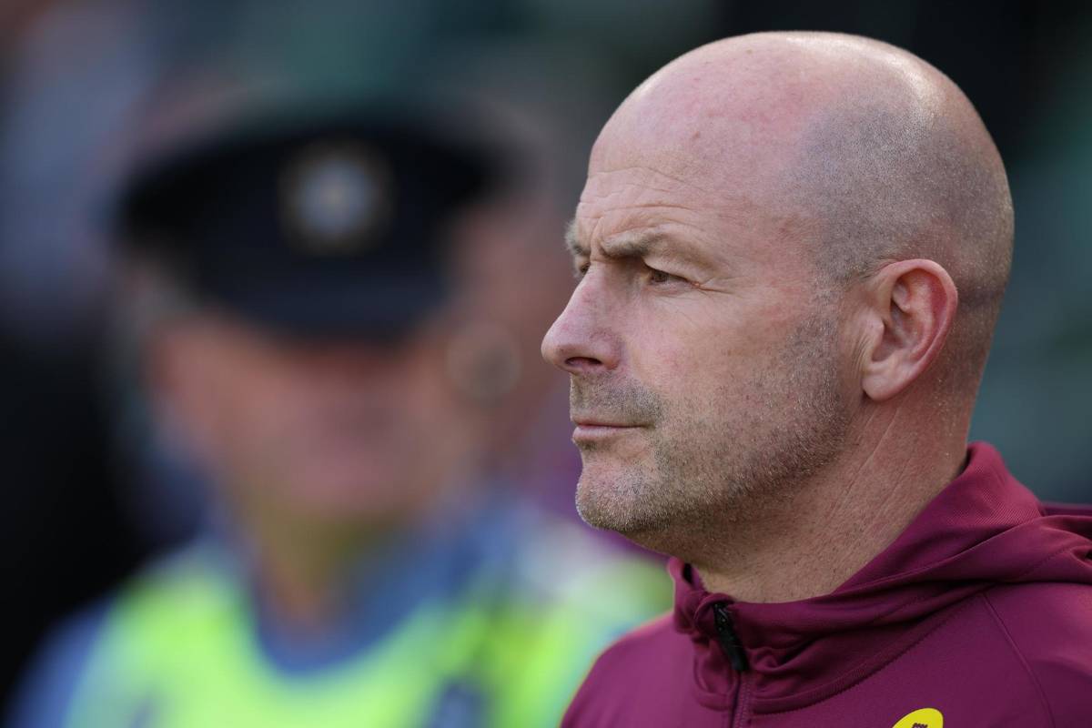 No cantó el himno de la Selección Inglaterra y piden que se vaya del equipo: “Es una traición, no está capacitado”