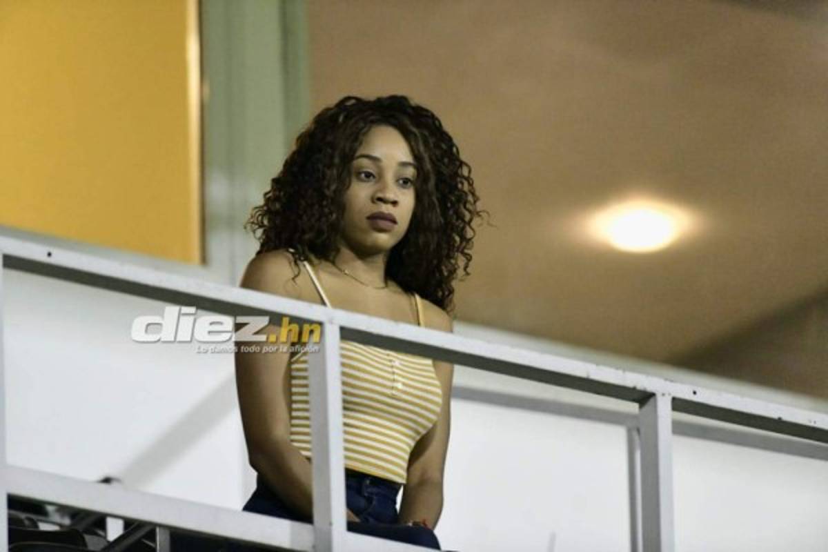 ¿Quién es? Nuevo rostro femenino de TVC y las preciosas modelos en el Real España-Vida