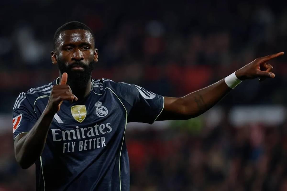 Barcelona busca a un central, PSG quiere robarle figura a Real Madrid y dejaría el City para ser fichaje de los culés