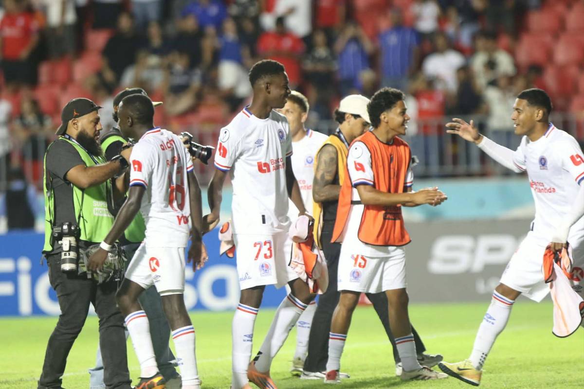 Locura de Olimpia tras quedar campeón, Espinel sorprendió y fiestón de la Ultra Fiel