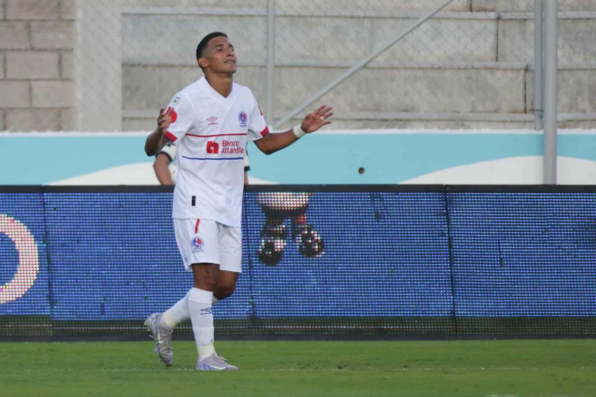 El gesto de Olimpia con Georgie Welcome, el que rompió su mala racha y fichaje se presentó ante la afición