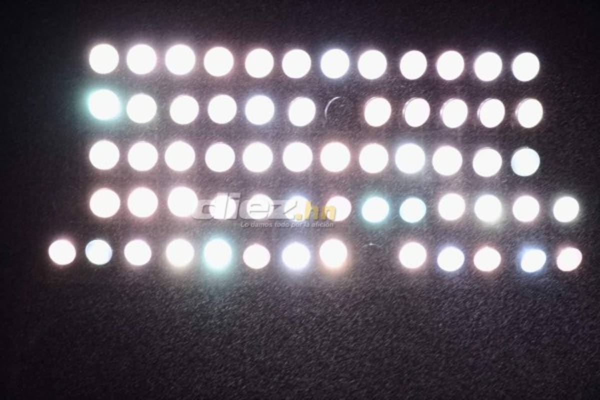 NO SE VIO EN TV: La máscara de Beckeles y la nueva cábala de Pedro Troglio