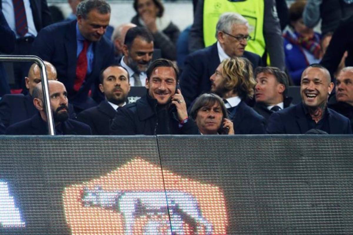 Lo que no se vio: El galardón a Messi y los pichingos del Barça en el Camp Nou