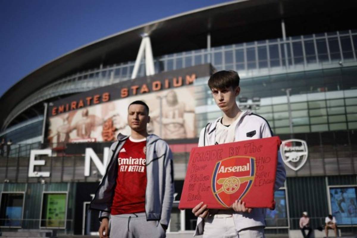''Descanse en paz el Manchester City'': afición inglesa toma los estadios y estalla por la Superliga europea