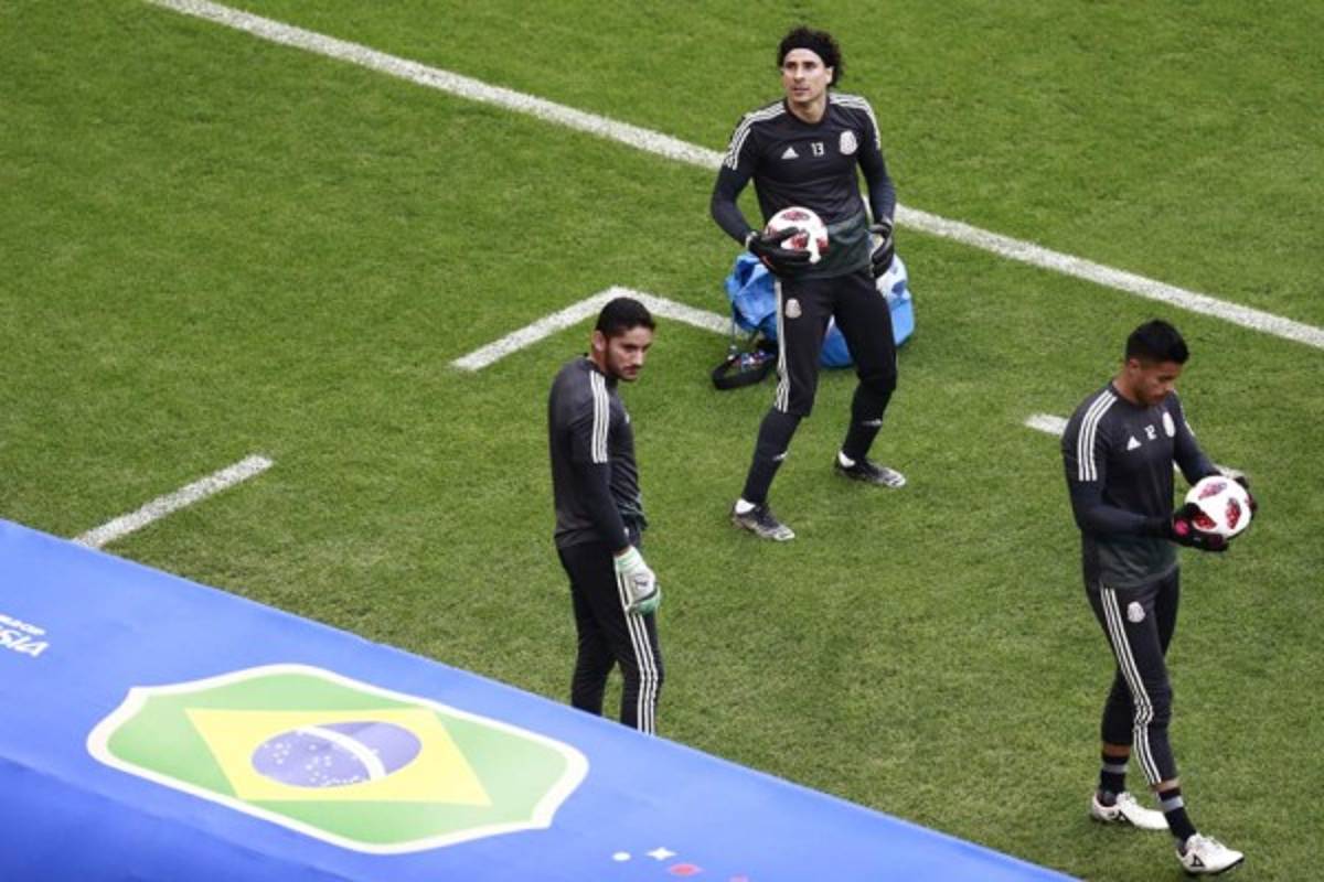 Las curiosidades que se vieron en el entreno de Brasil y México previo a la batalla