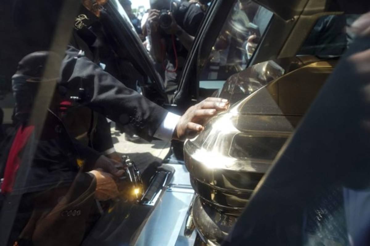 Las dolorosas imágenes del funeral de George Floyd: su último adiós y será enterrado al lado de su madre