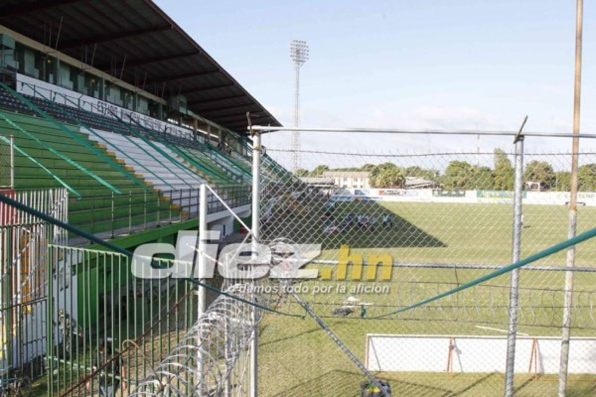 FOTOS: Así son las graderías móviles que se instalan en el Excélsior